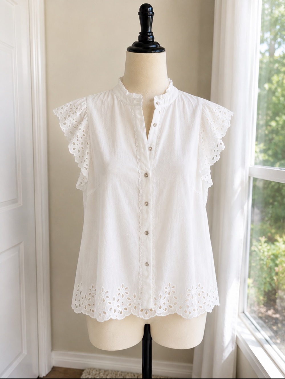 Nanette Lepore White Eyelet Flutter Sleeve Button-Front Blouse